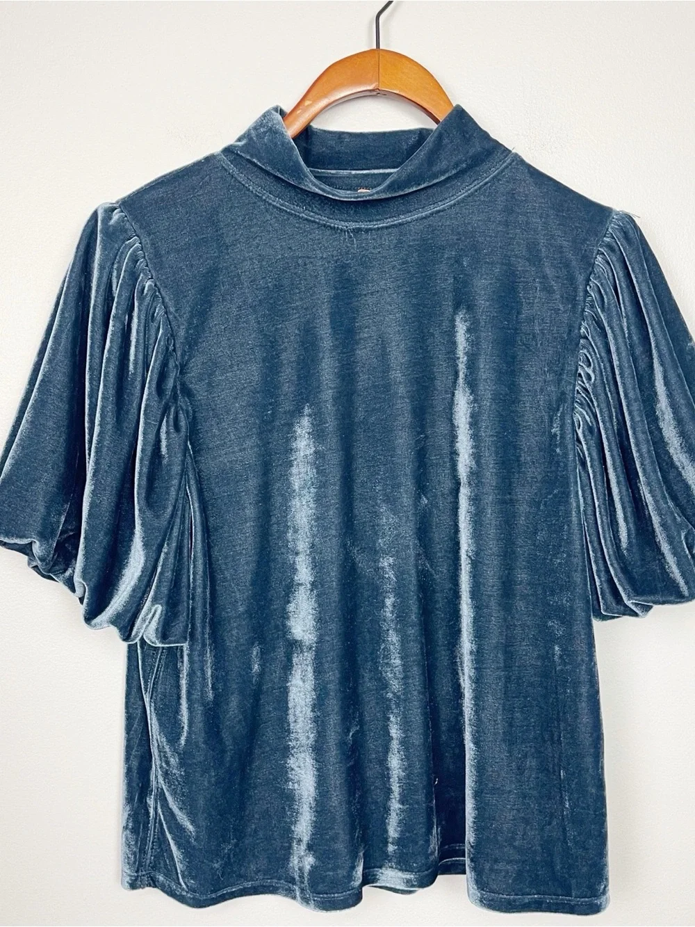 Free People Velvet Puff Sleeve Top – Size Medium – Dusty Blue